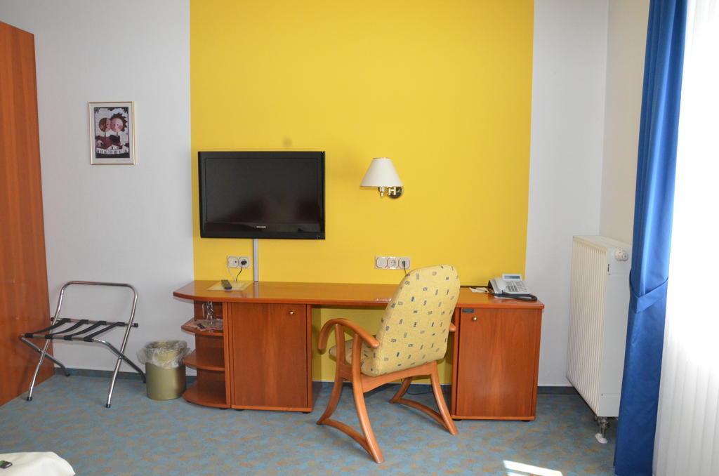 Central Inn Hotel Garni エッペルボルン エクステリア 写真