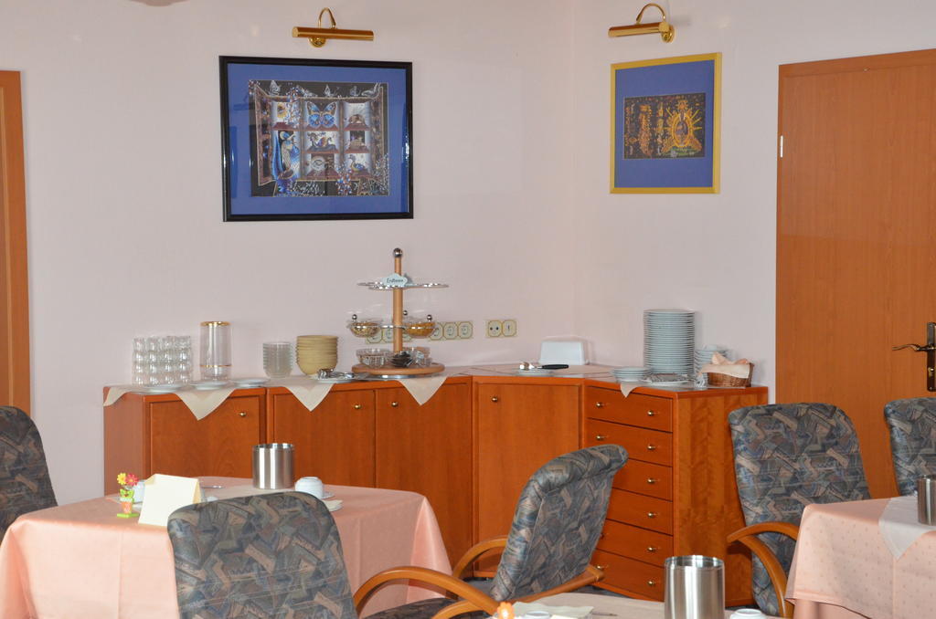 Central Inn Hotel Garni エッペルボルン エクステリア 写真