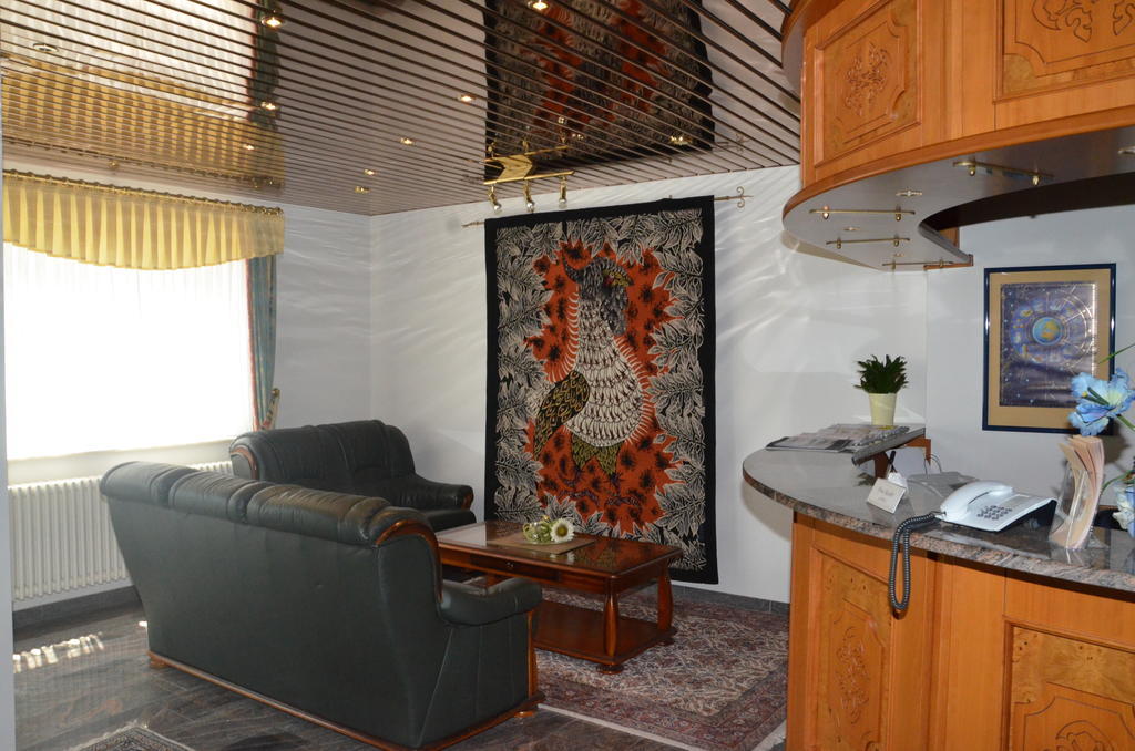 Central Inn Hotel Garni エッペルボルン エクステリア 写真